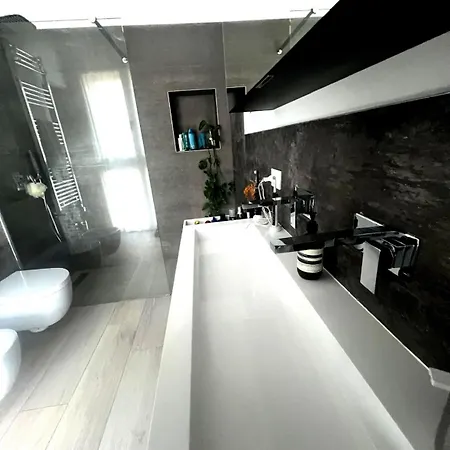 Urban Oasis - Two-room Apartment! מילאנו