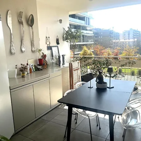 Urban Oasis - Two-room Apartment! דירה *