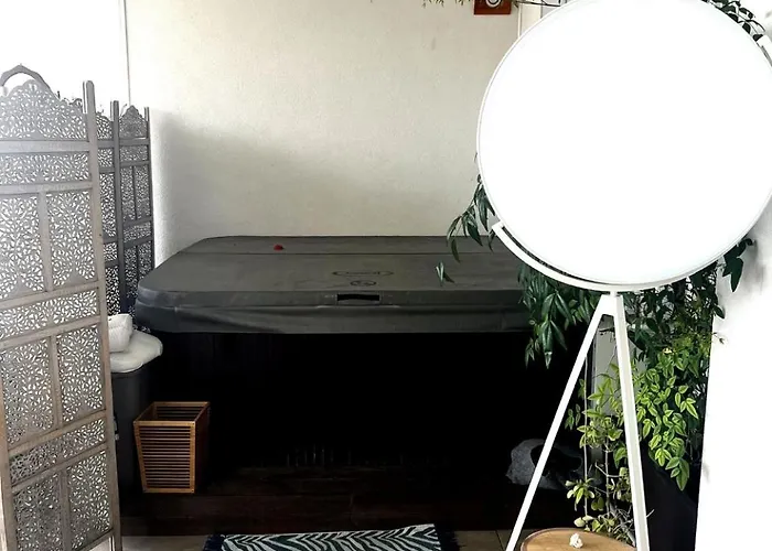 Urban Oasis - Two-room Apartment! Lägenhet