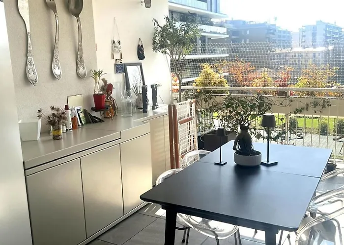 Urban Oasis - Two-room Apartment! Lägenhet *